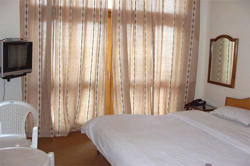 Oyo 28425 Dal Lake Resort 达兰萨拉 外观 照片