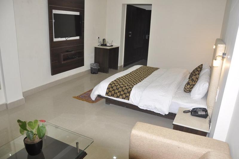 Oyo 28425 Dal Lake Resort 达兰萨拉 外观 照片