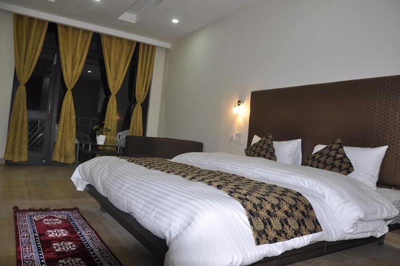 Oyo 28425 Dal Lake Resort 达兰萨拉 外观 照片